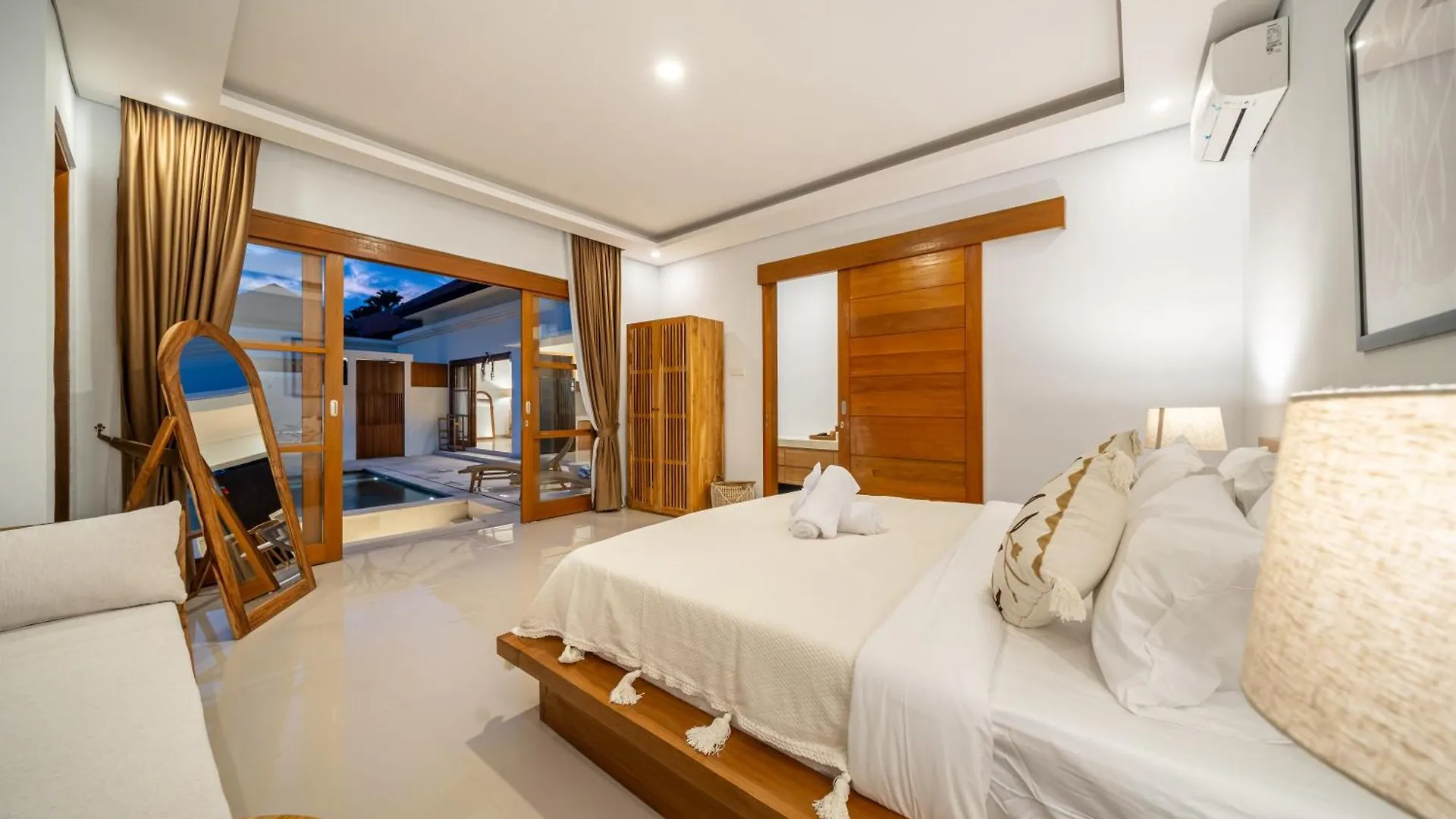 Special Offer! Elegant 2-Bedroom Villa With Large Pool In Canggu! Canggu (Bali)