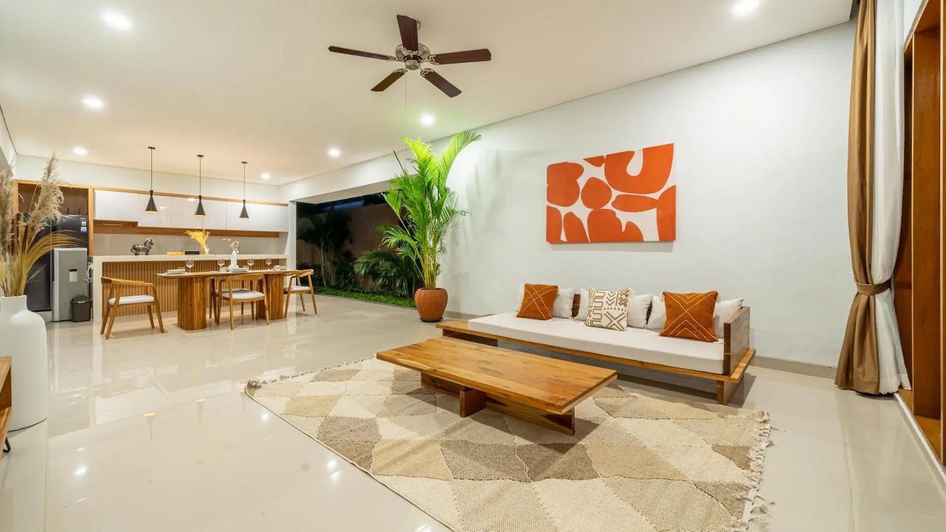 Special Offer! Elegant 2-Bedroom Villa With Large Pool In Canggu! 0*, Canggu (Bali)